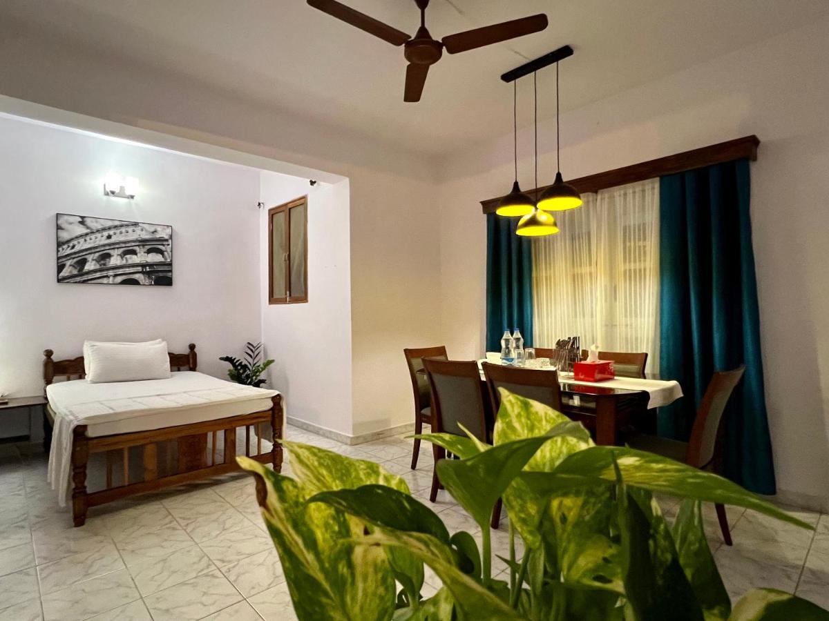 Villa By The Beach Goa Бенаулим Екстериор снимка